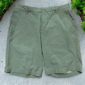 Nike Golf Performance Flat Front Olive Green Shorts Men's Size 32 / Medium